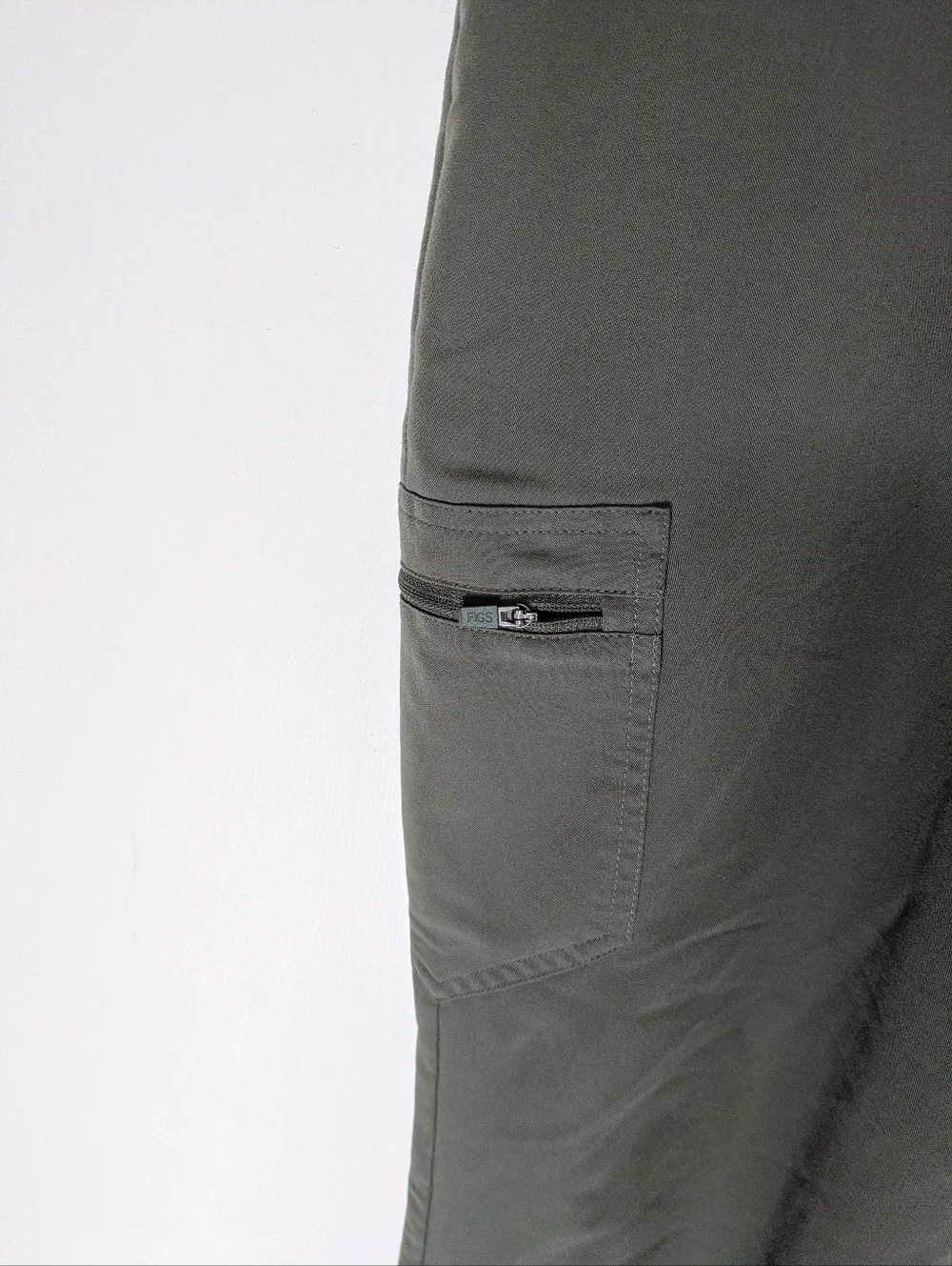 FIGS Zamora Jogger Scrub Pants Olive Green Scrub Pants Size XL - Picture 8 of 13